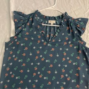Loft Outlet excellent condition office wear flirty, flutter sleeve top. Sz M